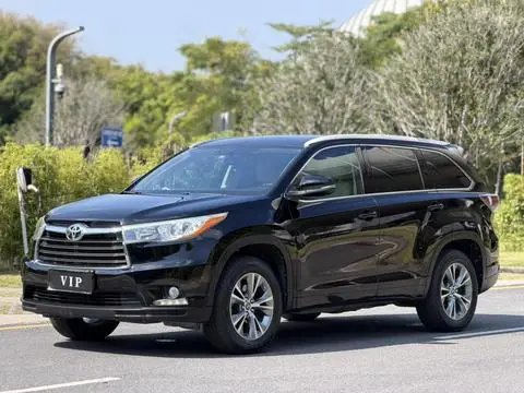 Toyota Highlander 2015 — фото 1