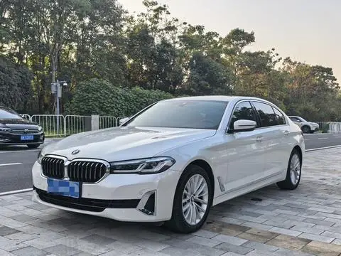 BMW 5 Series 2021 — фото 1