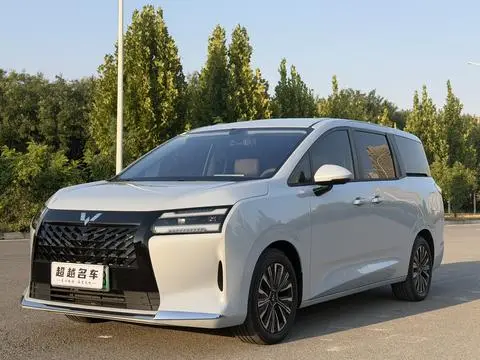 Wuling 星光730 PHEV 2025 — фото 1