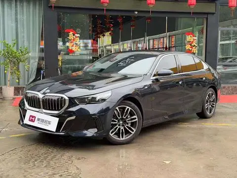 BMW 5 Series 2025