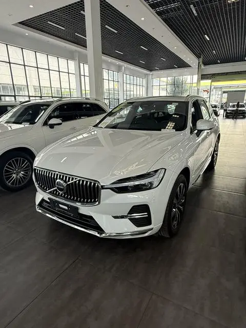 Volvo XC60 2025