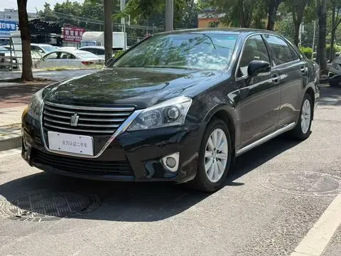 Toyota Crown 2012