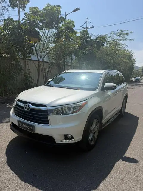 Toyota Highlander 2015 — фото 1