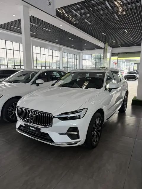 Volvo XC60 2025