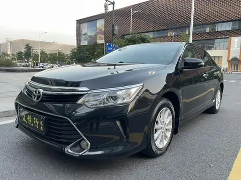 Toyota Camry 2016 — фото 1