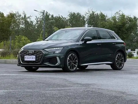 Audi A3 2024 — фото 1