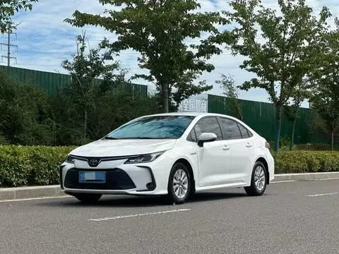 Toyota Corolla 2023 — фото 1
