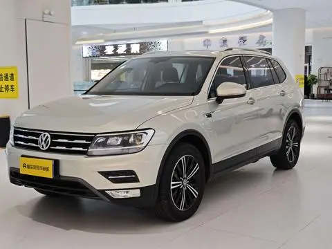 Volkswagen Tiguan L 2020 — фото 1