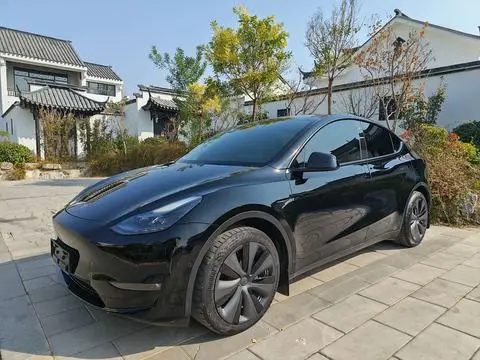 Tesla Model Y 2022 — фото 1