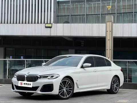 BMW 5 Series 2022 — фото 1