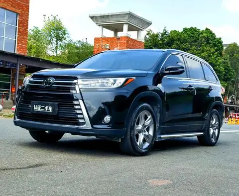 Toyota Highlander 2021 — фото 1
