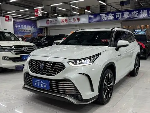 Toyota Crown Kluger 2023