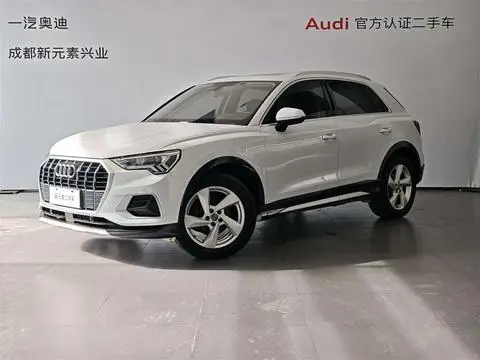 Audi Q3 2019 — фото 1