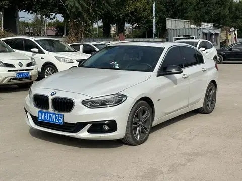 BMW 1 Series 2017 — фото 1