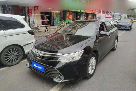 Toyota Camry 2015 — фото 1