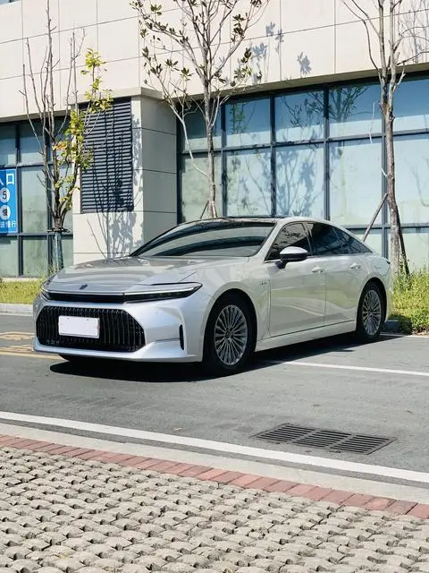 Toyota Crown 2024
