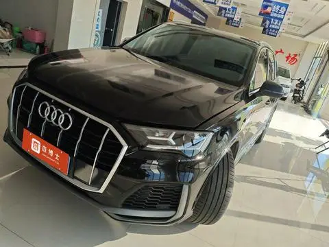 Audi Q7 2023 — фото 1