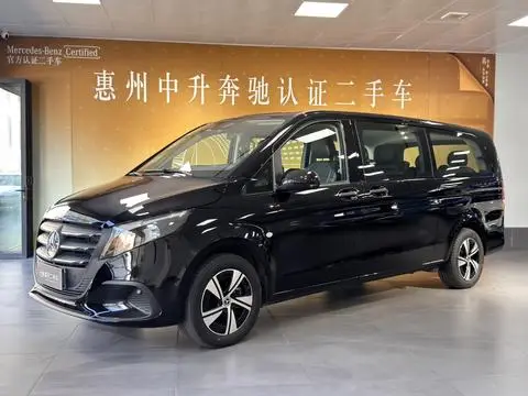 Mercedes-Benz 威霆 2024 — фото 1