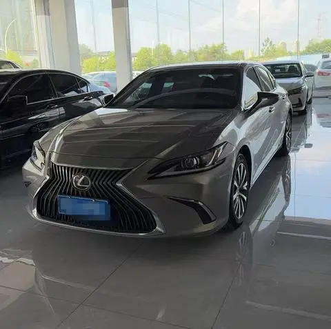 Lexus ES 2021
