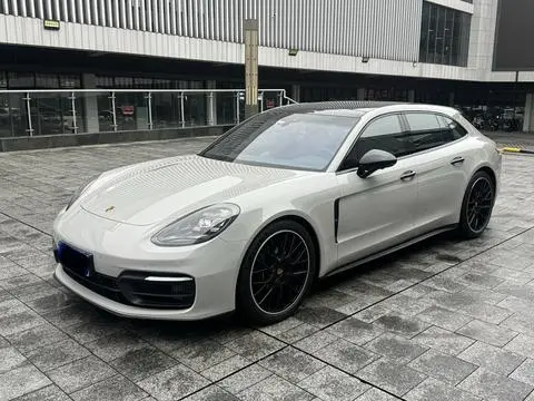 Porsche Panamera 2023