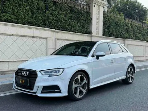 Audi A3 2018 — фото 1