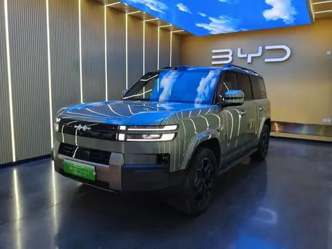 BYD Leopard 钛7 PHEV 2025 — фото 1