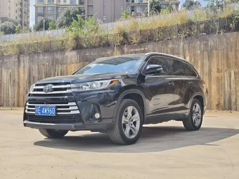 Toyota Highlander 2021 — фото 1