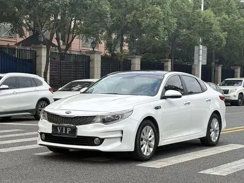 Kia K5 2016 — фото 1