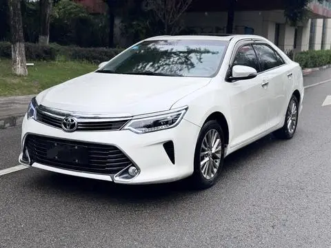Toyota Camry 2016 — фото 1