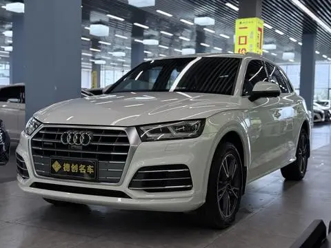 Audi Q5L 2018 — фото 1