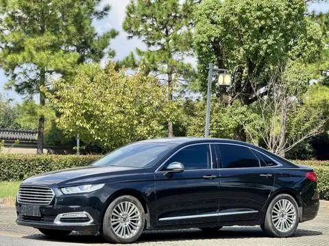 Ford 金牛座 2015
