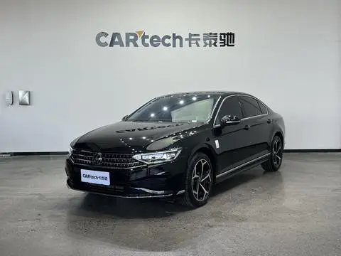 Volkswagen Magotan 2025