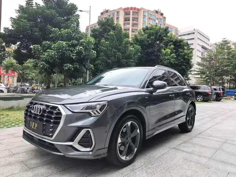 Audi Q3 2021 — фото 1