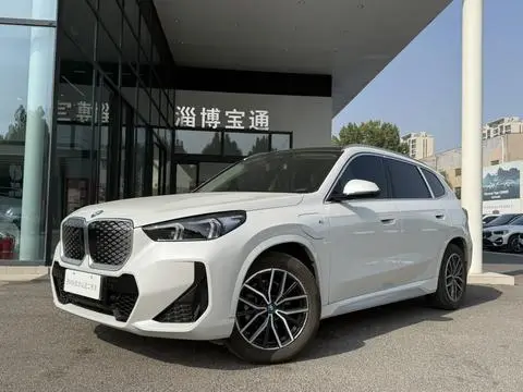 BMW iX1 2025