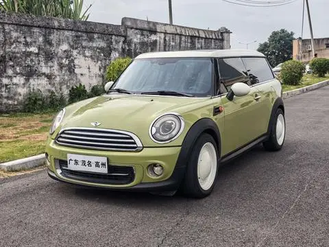 MINI CLUBMAN 2013