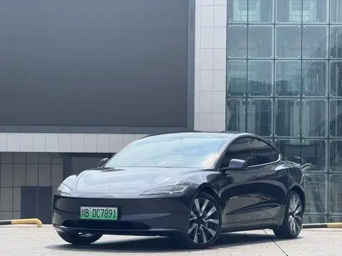 Tesla Model 3 2025 — фото 1