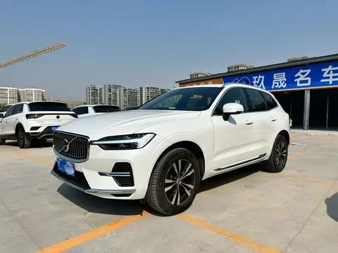 Volvo XC60 2025 — фото 1