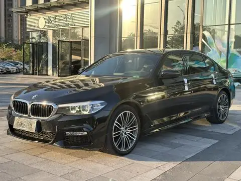 BMW 5 Series 2018 — фото 1