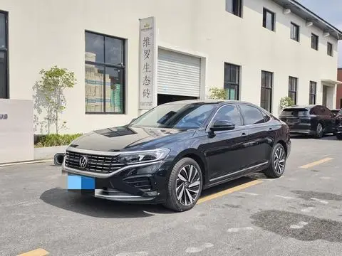 Volkswagen Passat 2023 — фото 1