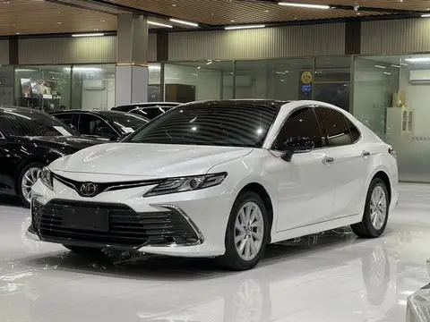 Toyota Camry 2021 — фото 1