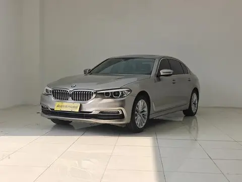 BMW 5 Series 2019 — фото 1