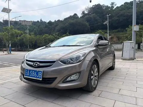 Hyundai Elantra Langdong 2013