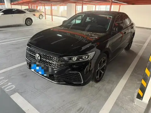 Volkswagen Passat 2024
