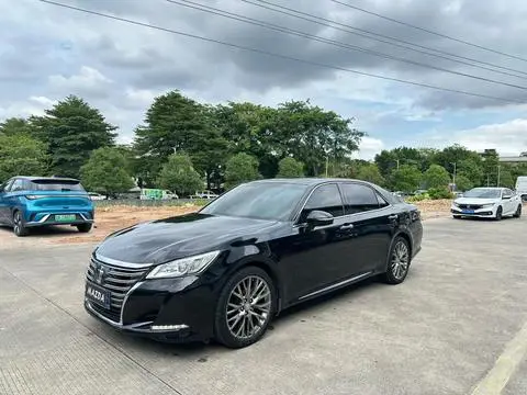 Toyota Crown 2017