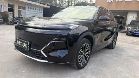 Geely 星舰7 EM-i 2025