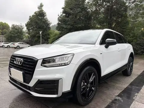 Audi Q2L 2020 — фото 1