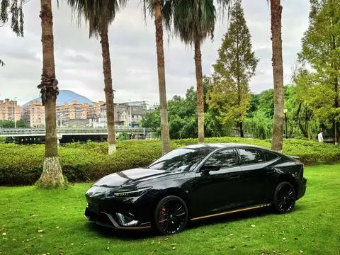 Changan UNI-V 2025