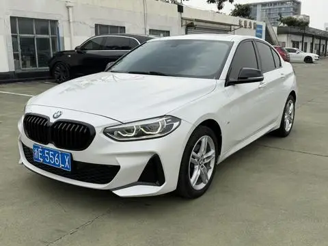 BMW 1 Series 2021 — фото 1
