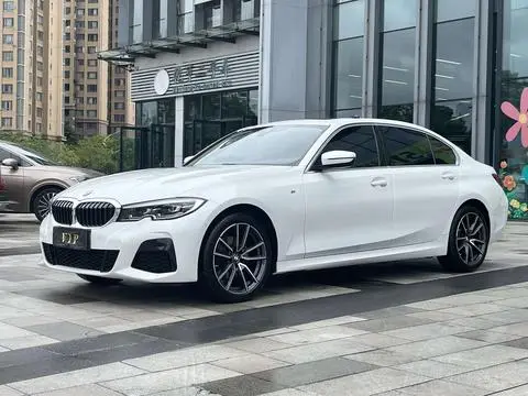 BMW 3 Series 2022 — фото 1