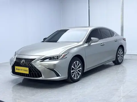 Lexus ES 2024